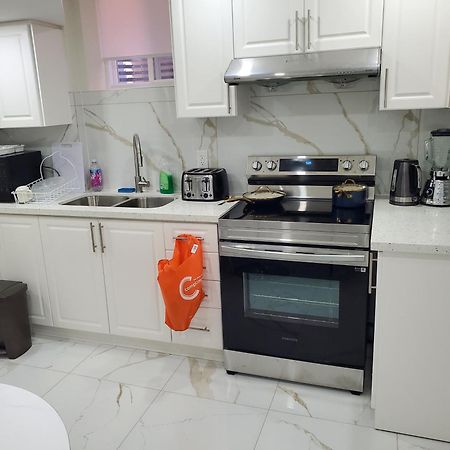 Raesabu Guest House Брамптън Екстериор снимка