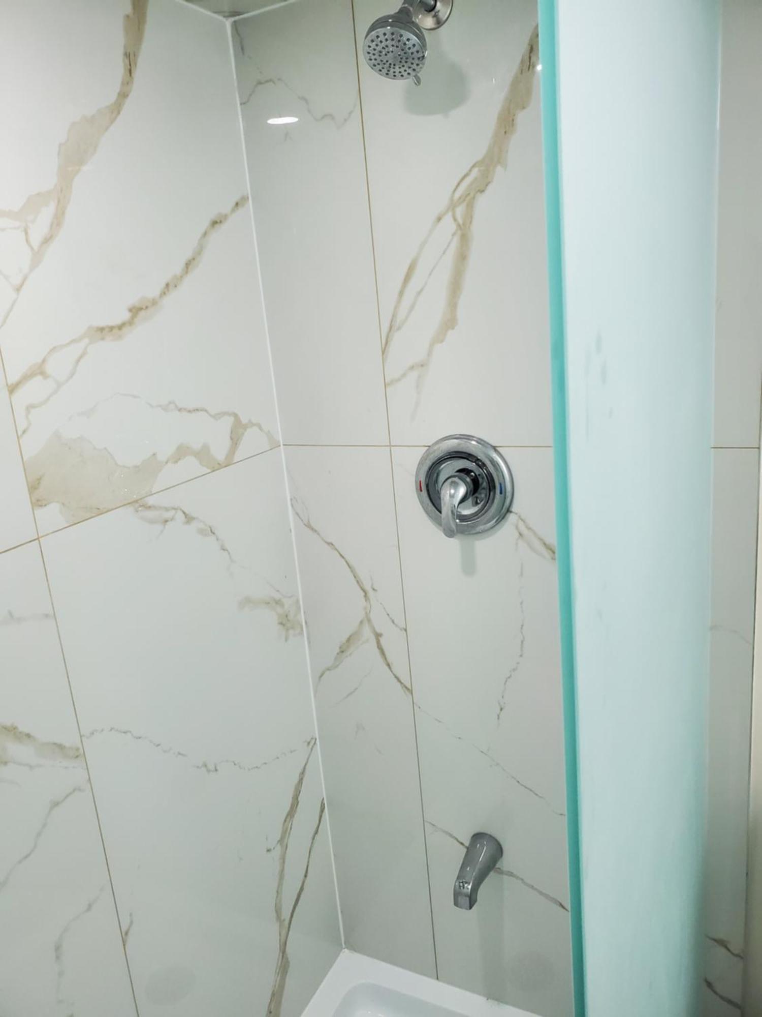 Raesabu Guest House Брамптън Екстериор снимка
