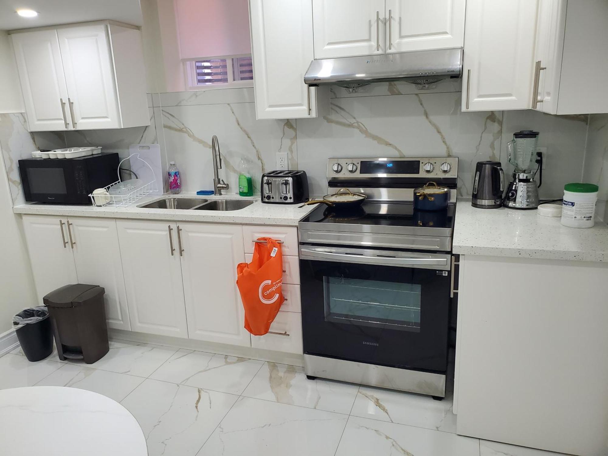 Raesabu Guest House Брамптън Екстериор снимка